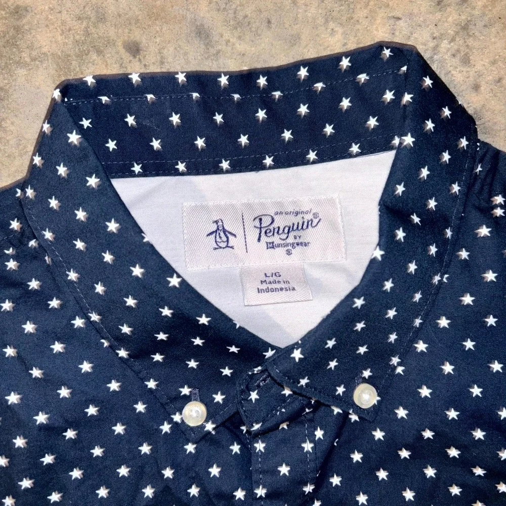 Lot of 2 Penguin Munsingwear Shirt Mens L Navy Blue Stars & Palm Print Button Up - Picture 3 of 15